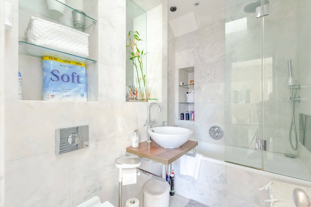 Фото Airy & Modern 1bd Flat in Maida Vale