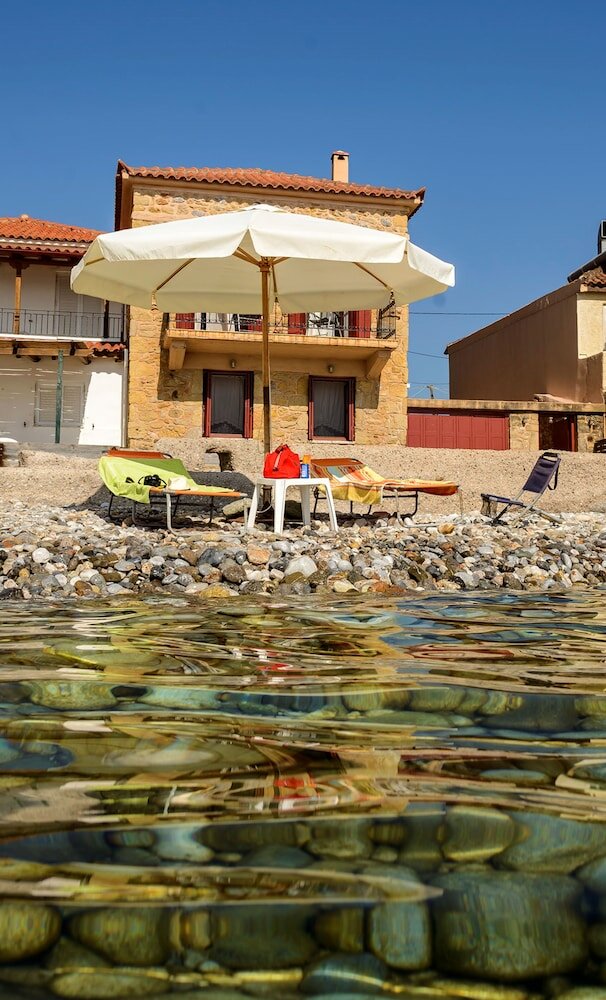 Фото Waveside Sanctuary - Luxurious Seastone Villa