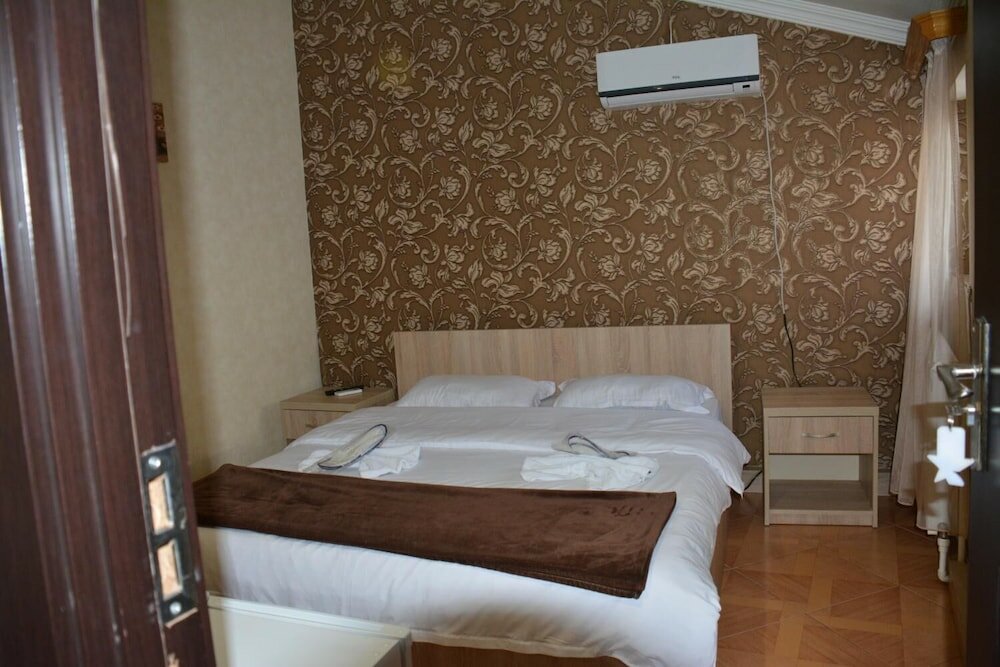 Фото 7 Star Hotel