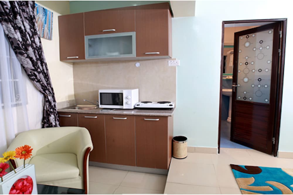 Фото Erith Apartments and Suites