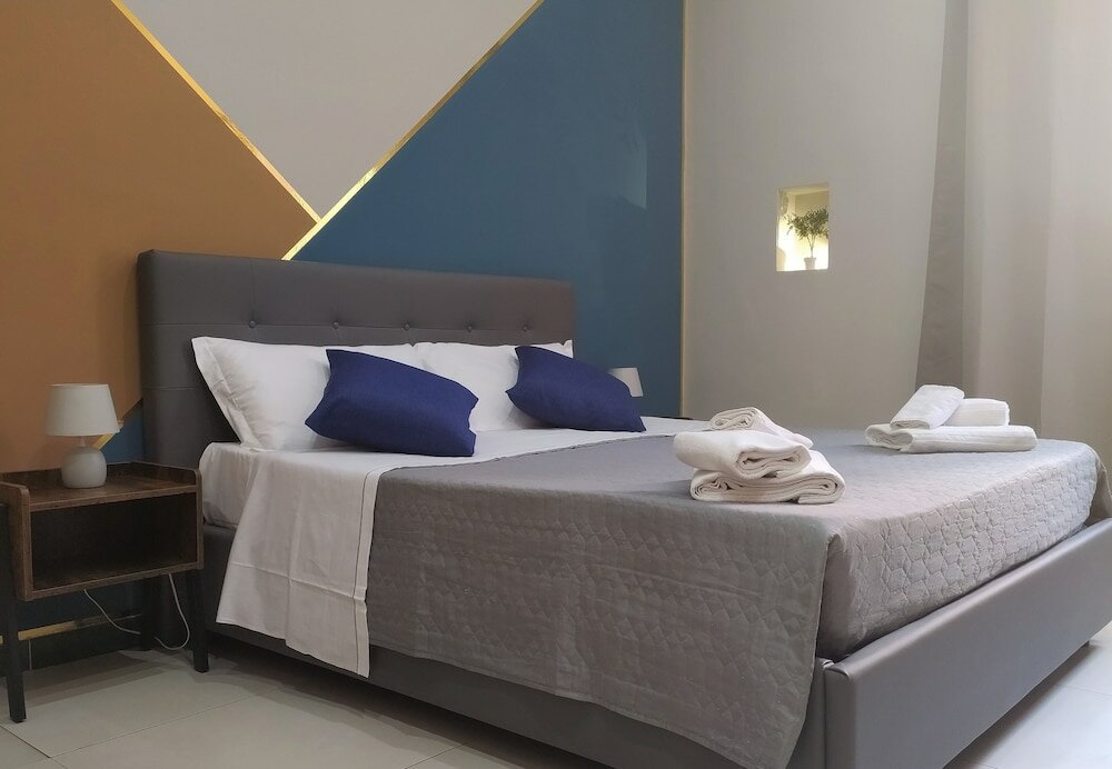 Фото Royal Rooms Station Napoli