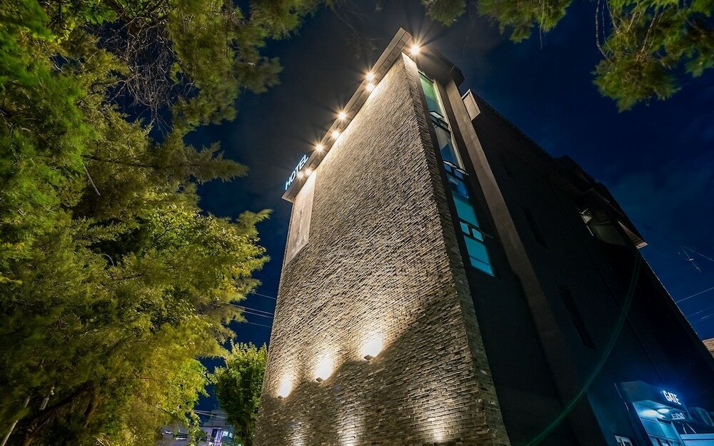 Фото Yongin Soseol Smith Hotel