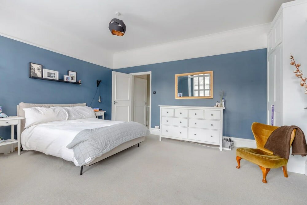 Фото Spacious 2 Bedroom Home in Lewisham