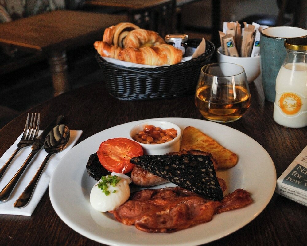 Фото The Lion at Malpas