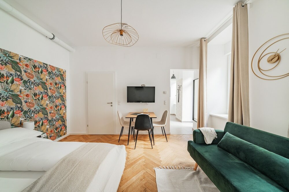 Фото The 15s Apartments