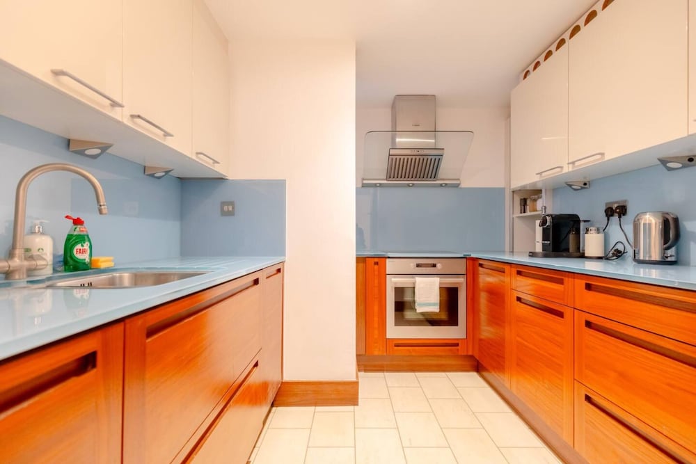 Фото Beautiful & Modern 3 Bedroom Flat - Pimlico!