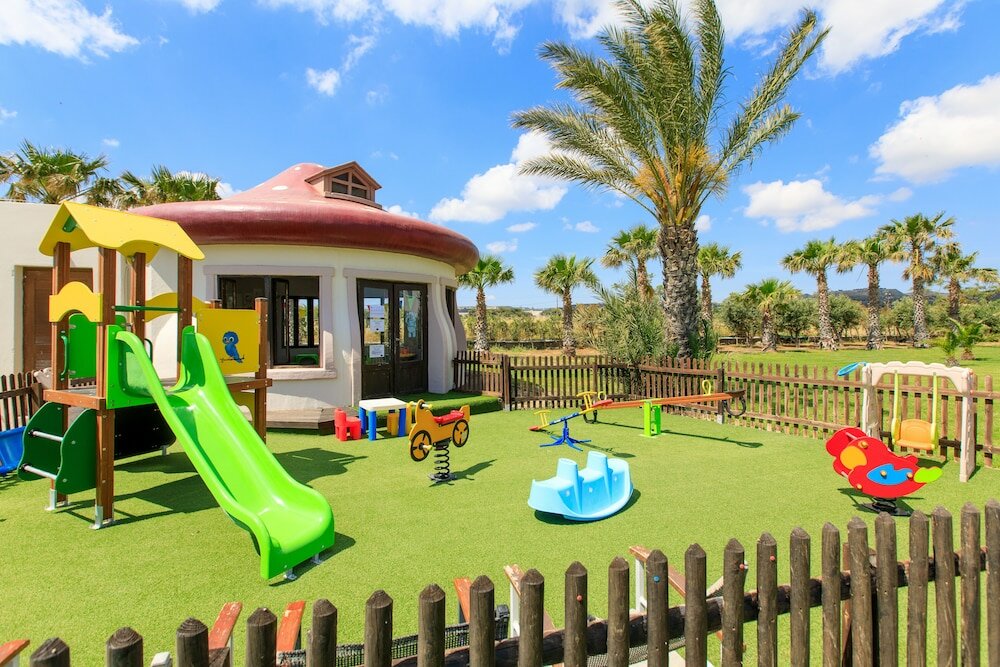 Фото Sovereign Beach Hotel - All Inclusive