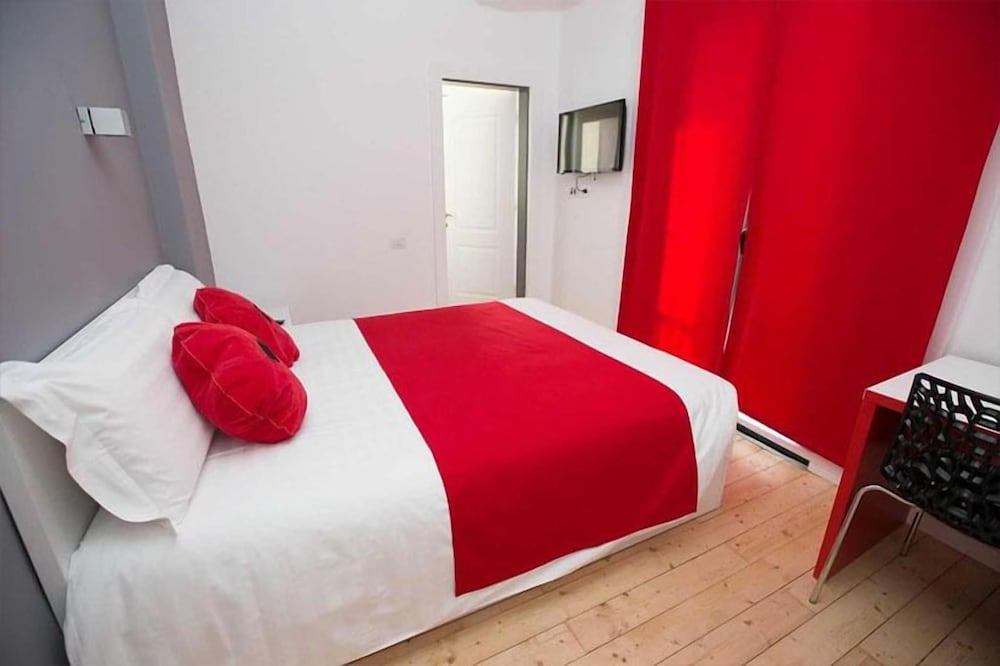 Фото Отель Liqeni Tirana