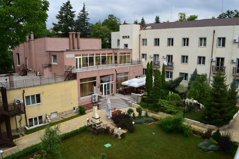 Фото отеля 2