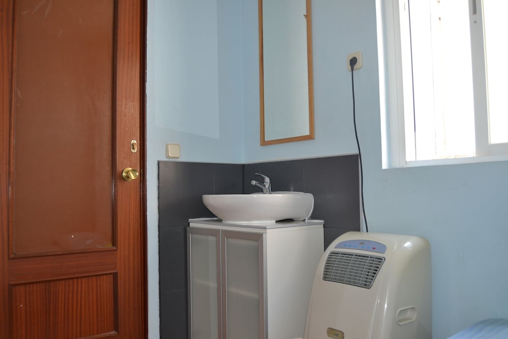 Фото Hostal Enebral