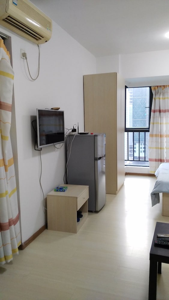 Фото Homehunter Short Term Apartment