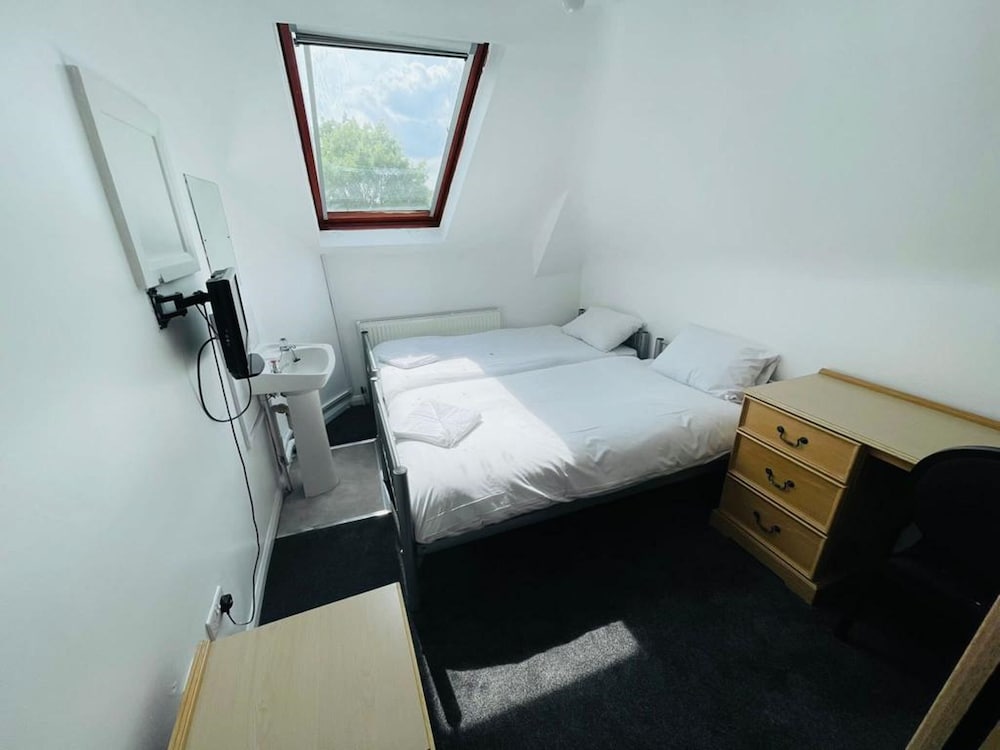 Фото Oyo National Hotel