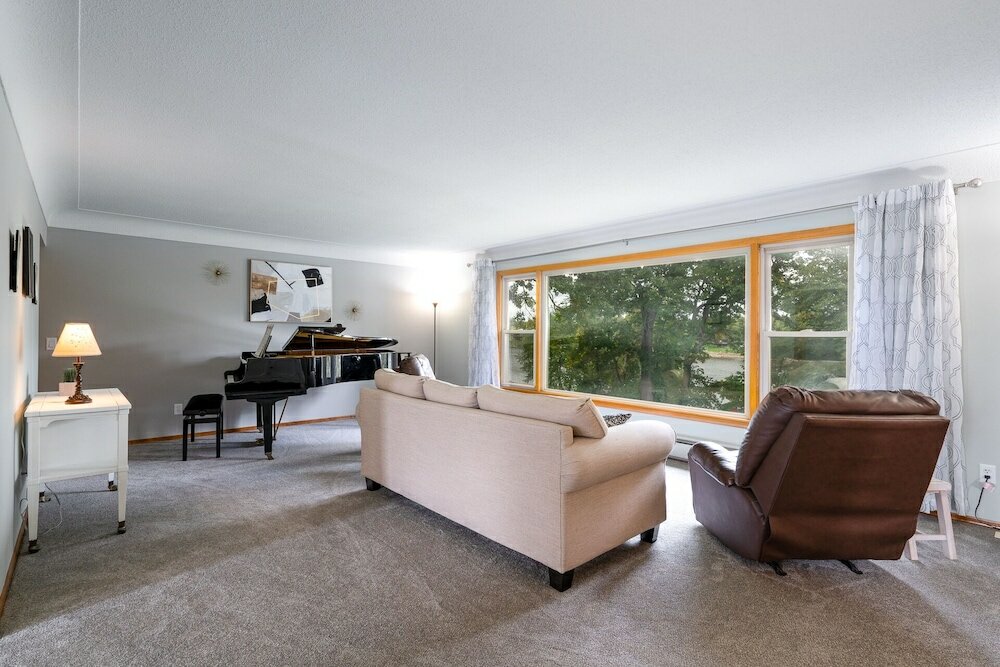 Фото Manor on the River - Whole House