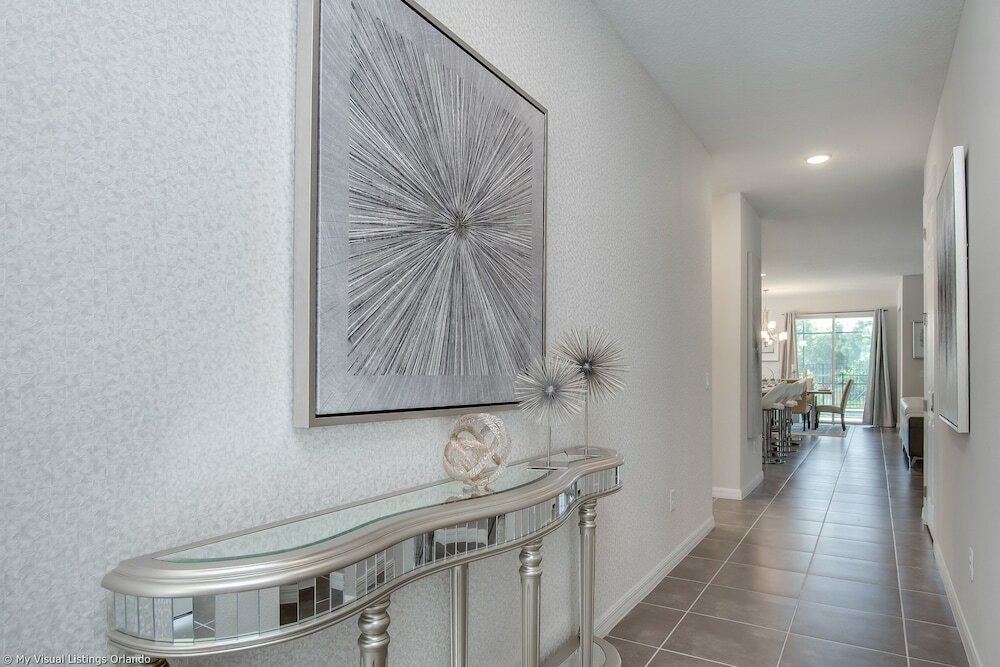 Фото Spectacular 6 Bedroom 5 Bathroom House