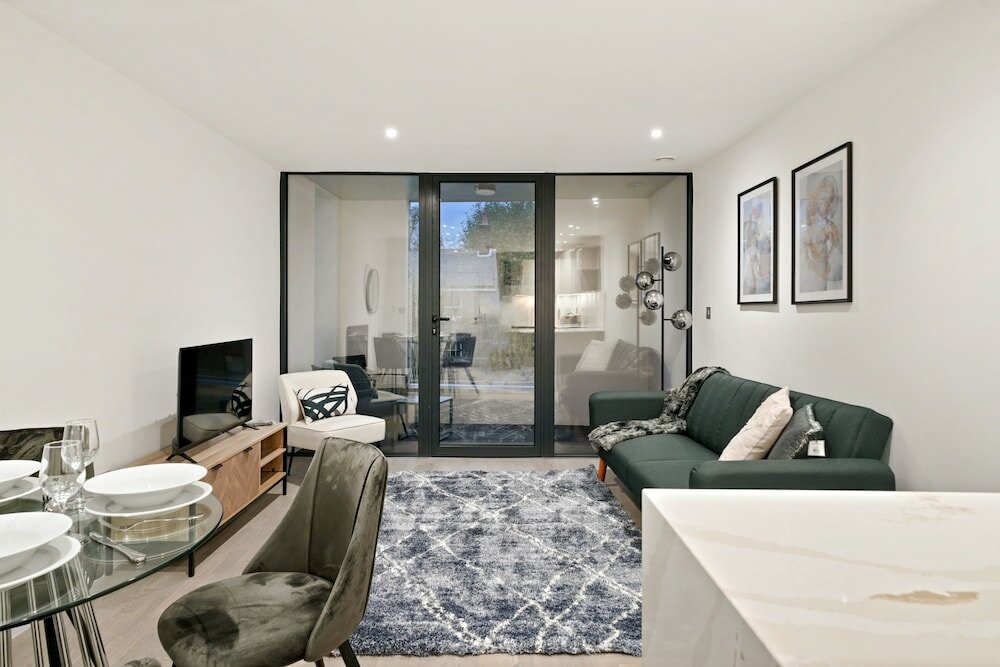 Фото Executive Apartments in the Heart of London, Free WiFi by City Stay London