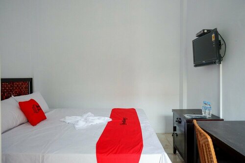 Гостиница RedDoorz Syariah near Alun Alun Balai Kota Tegal в Тегале