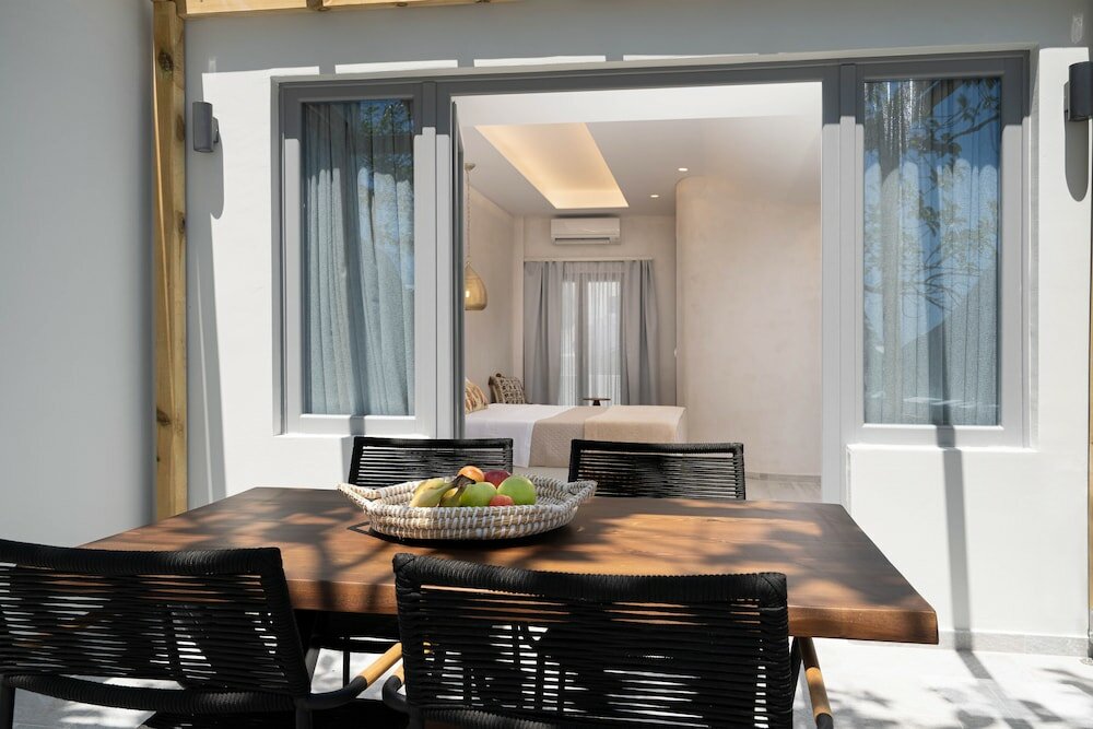 Фото Thousand Stars Suites & Rooms