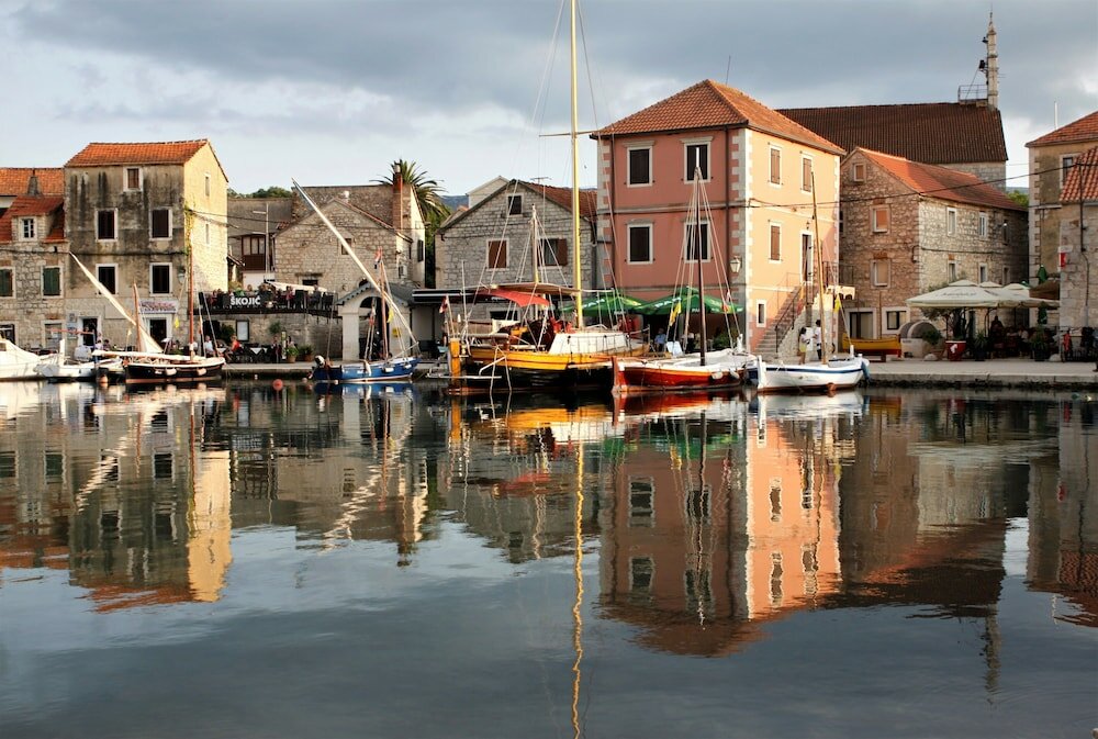 Фото Hvar-Holiday Apartments