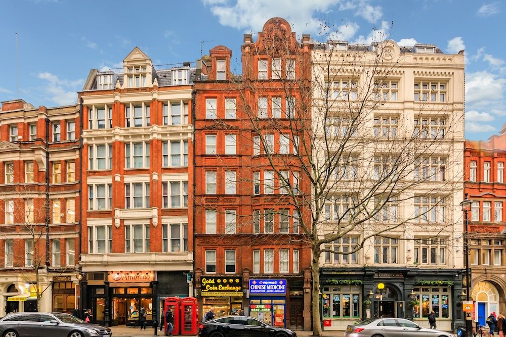 Фото отеля 1