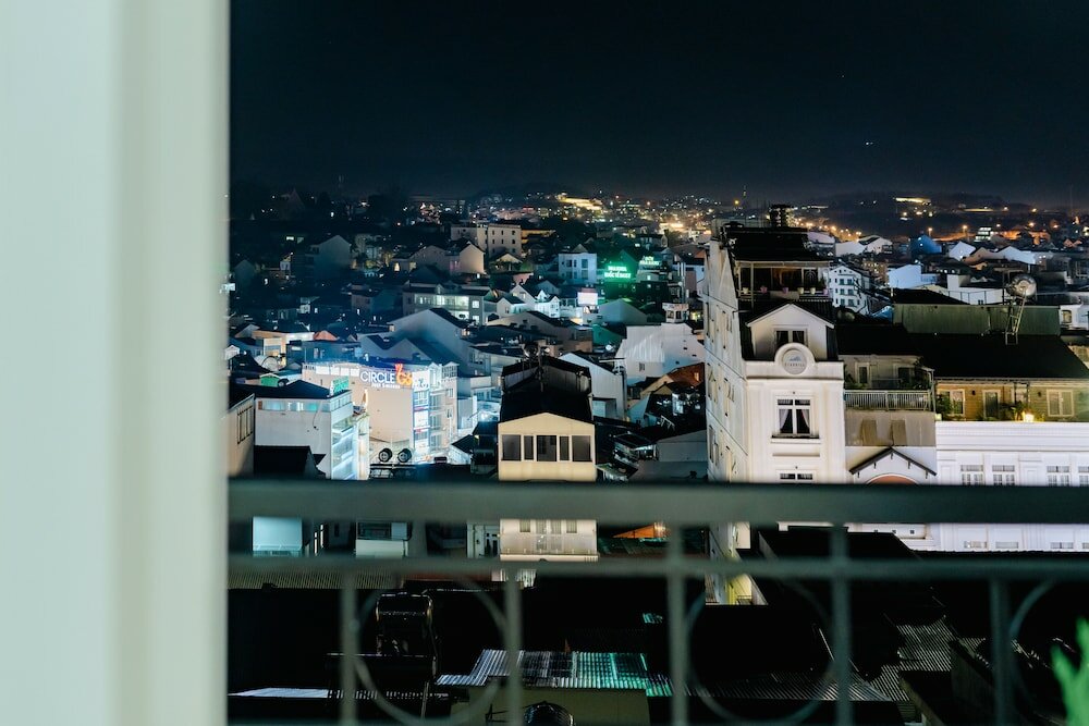 Фото BomBo Dalat Hotel