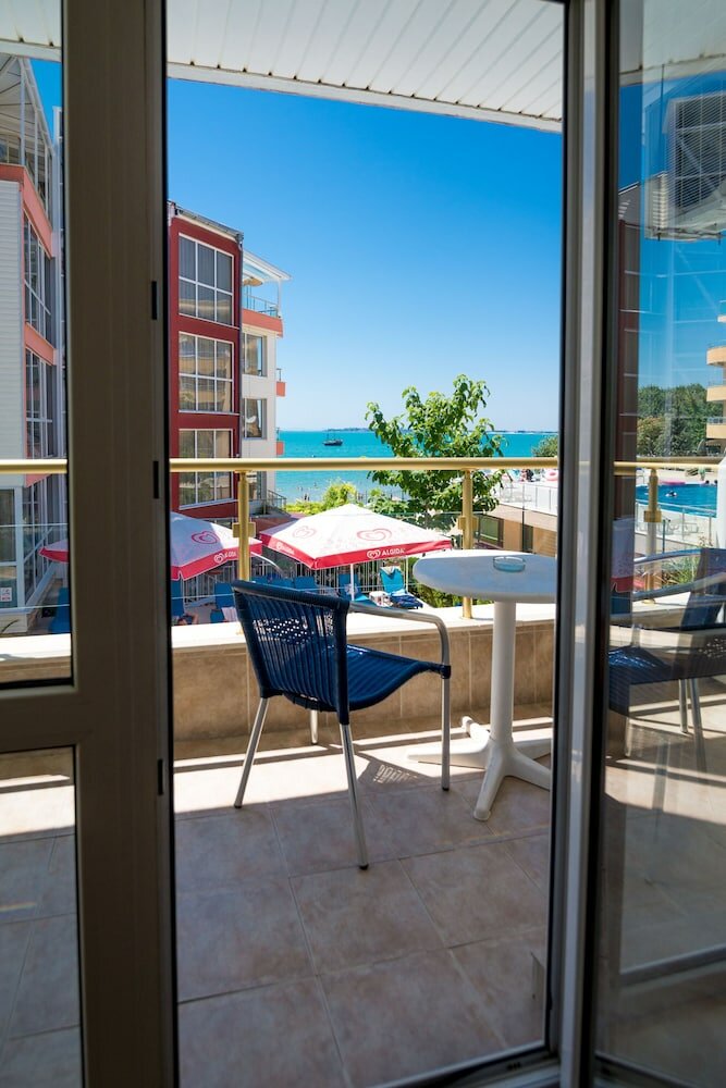 Фото Hotel Iris Beach