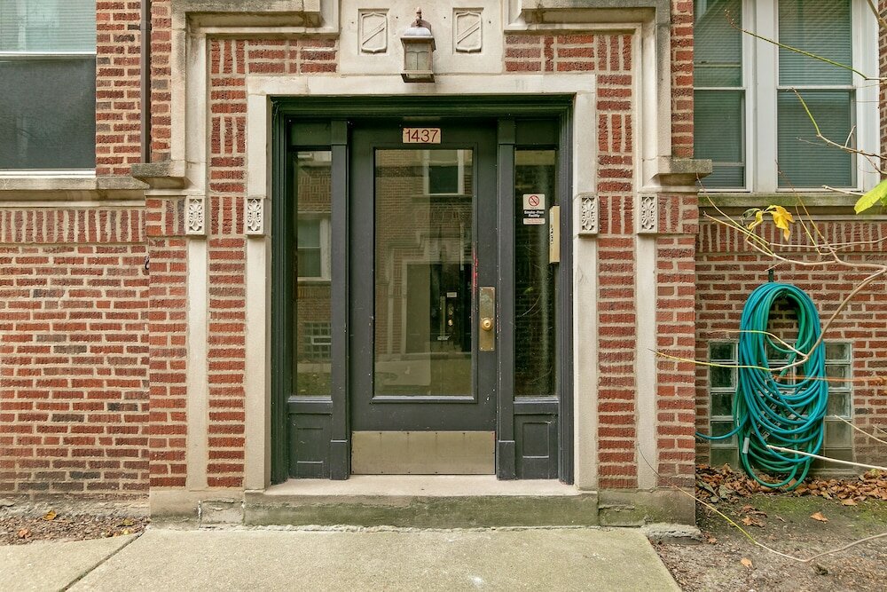 Фото 1br Apt with King Bed in Rogers Park