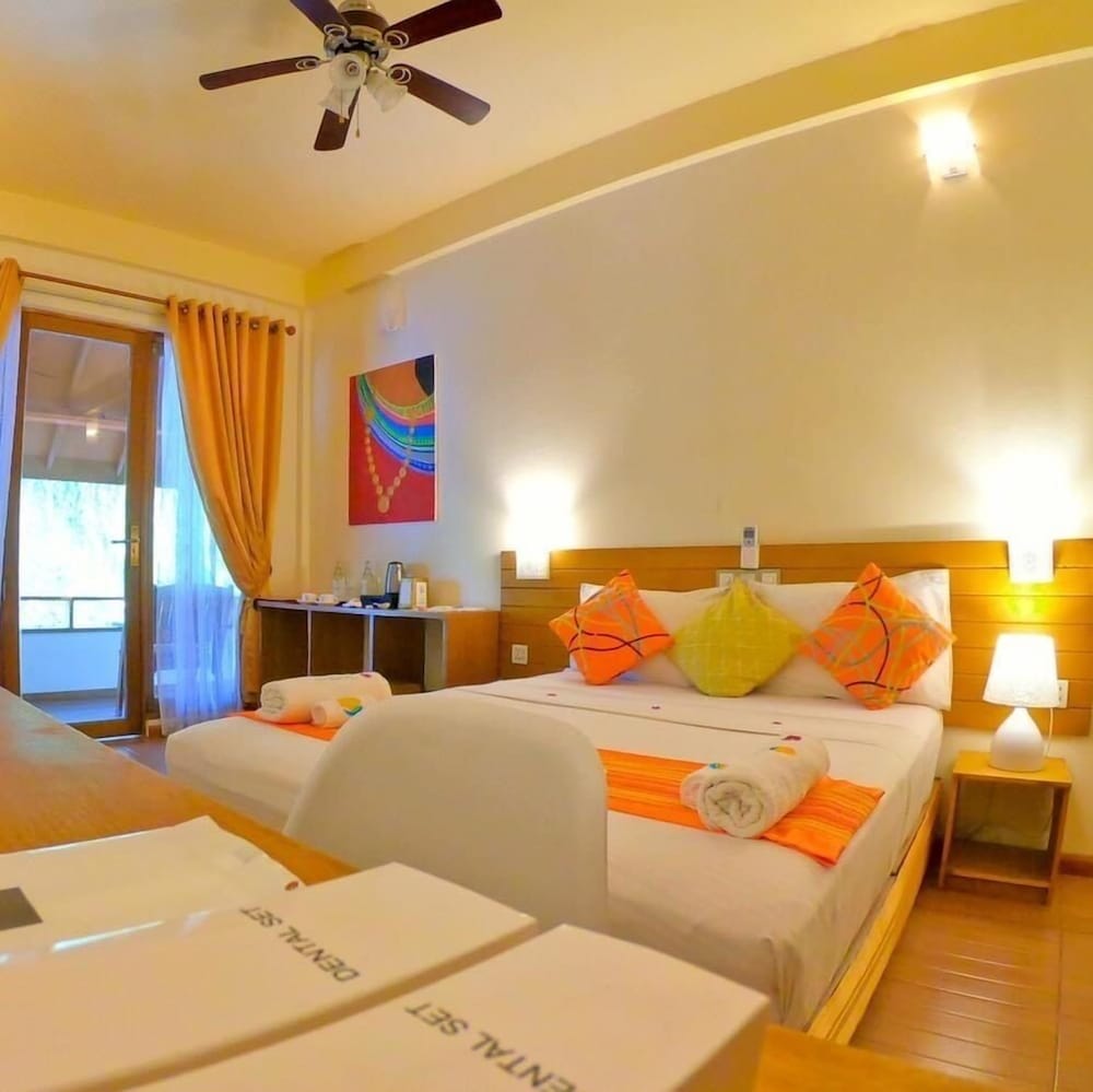 Фото Ocean Beach Inn - Maldives