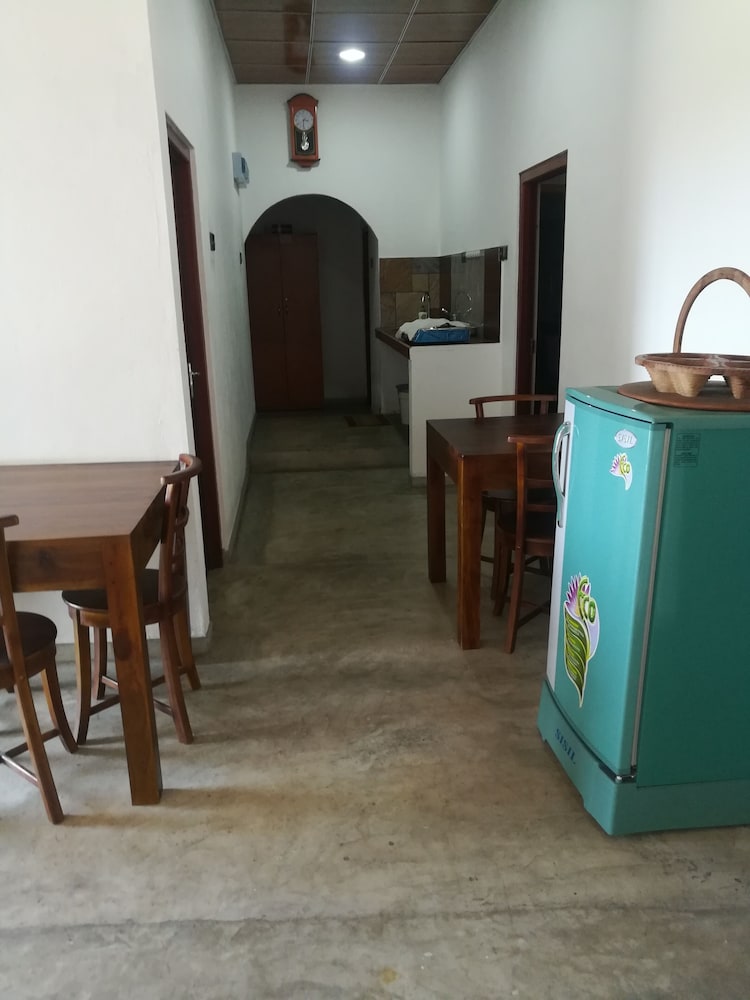 Фото Abesekara Rest House