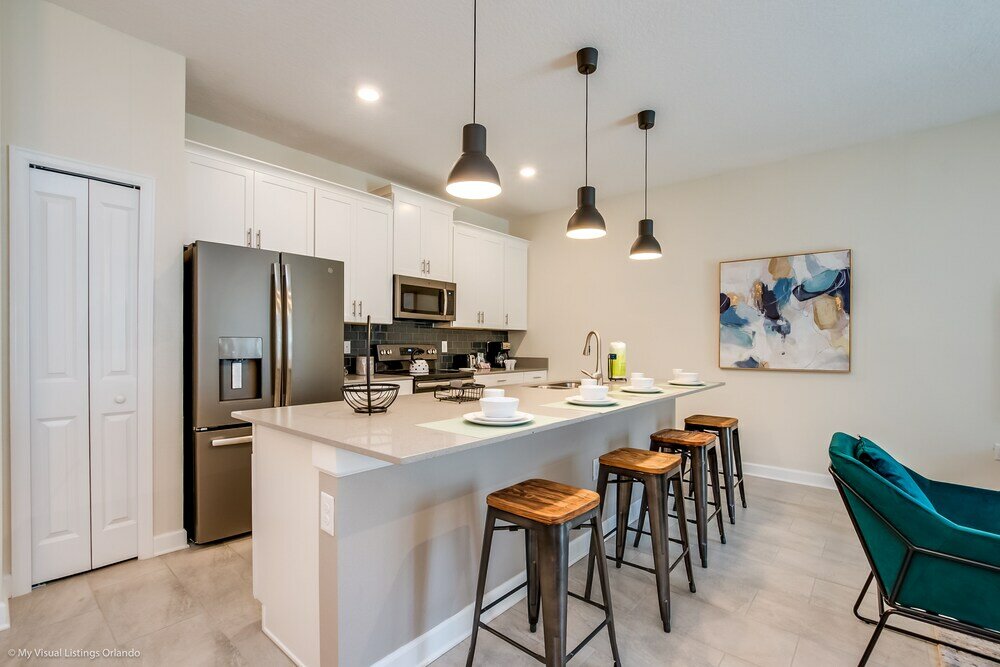 Фото Stylish Home w Private Pool, 10 Min. From Disney!