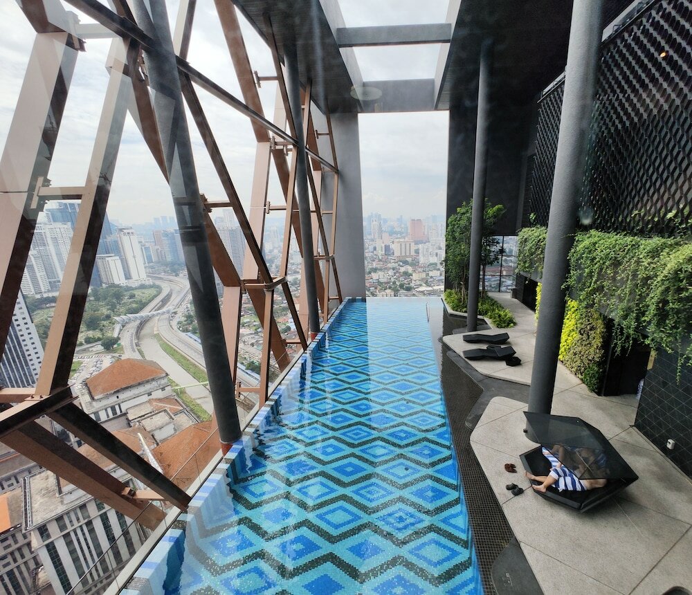 Фото Scarletz Suites Klcc by Mykey Global