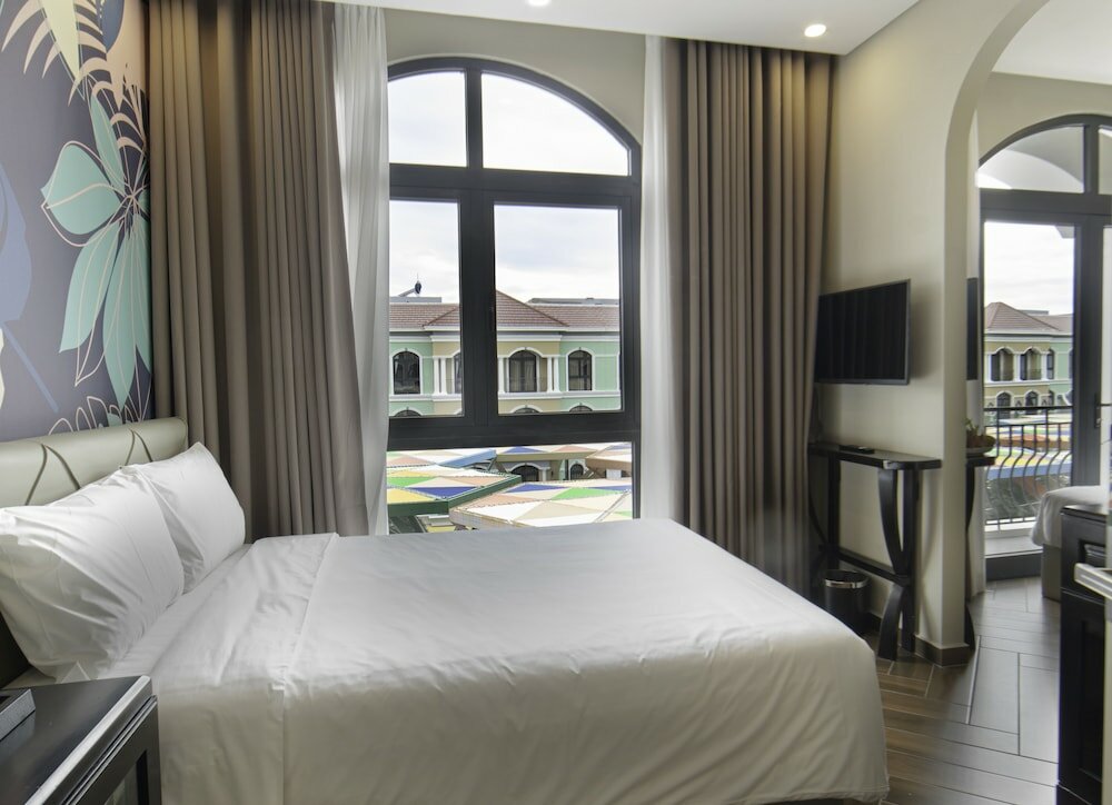 Фото 2Stay Tropical Grand World Phu Quoc