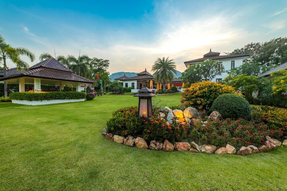 Фото Bali Style Mansion In Great Location Hg