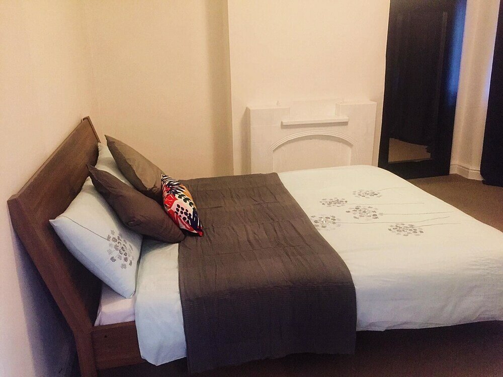 Фото North London Cottage