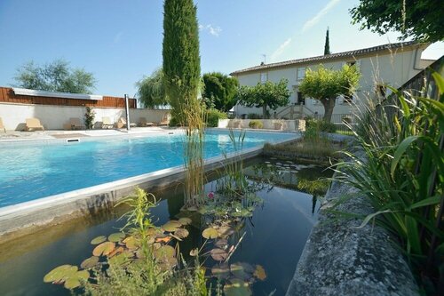 Гостиница Le Mas des Sorcieres в Ньоне