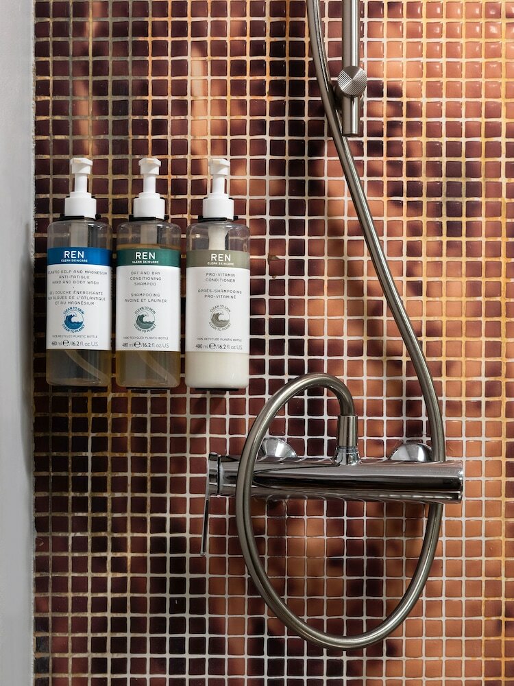 Фото Milan Adore