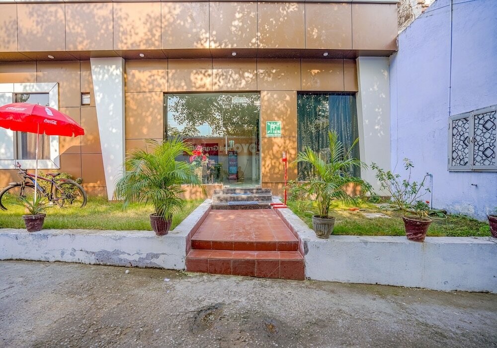 Фото Fabhotel Grand Inn