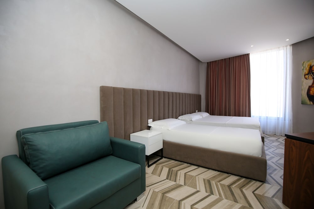 Фото Sea & Sand Hotel