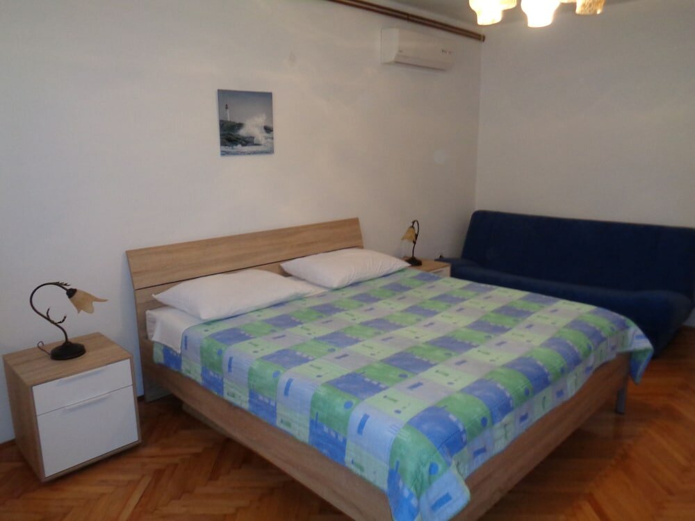 Фото Apartments Ivica - Quiet Street