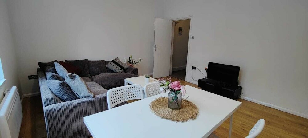 Фото 3 Bed Flat Liverpool st Spitalfields