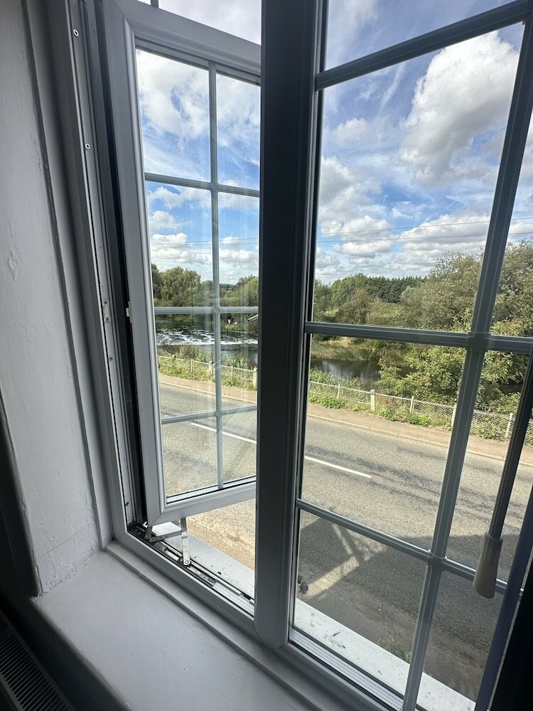 Фото The Fish and Anchor Inn