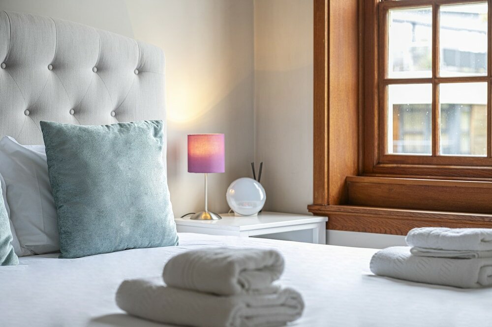 Фото Peaceful Putney Apartment by Underthedoormat