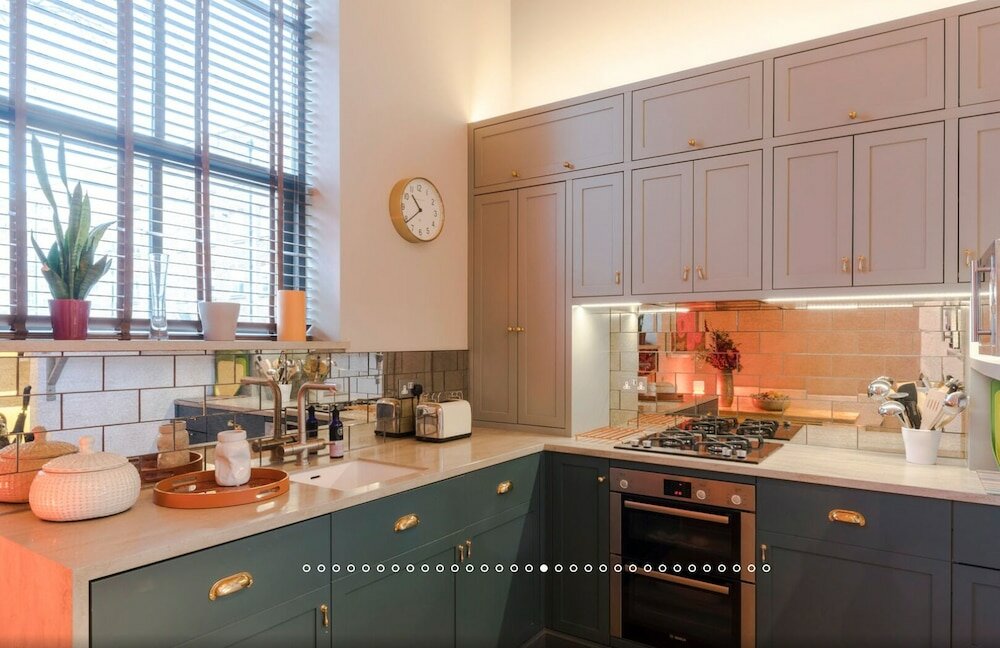 Фото Neon Dream Playfull 2 bedroom