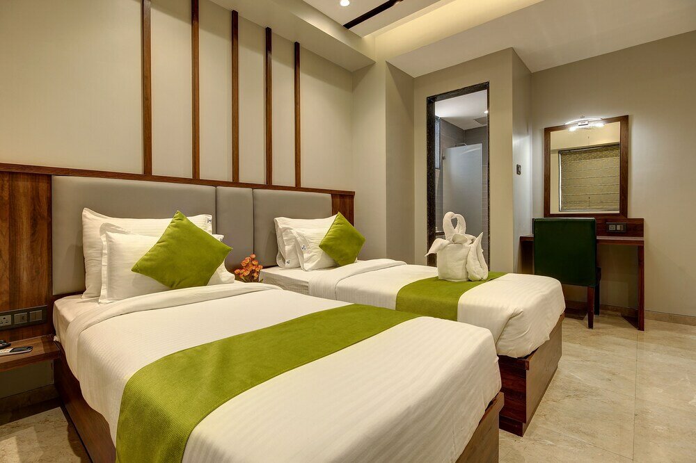 Фото StayBird - Fortune House Business Hotel