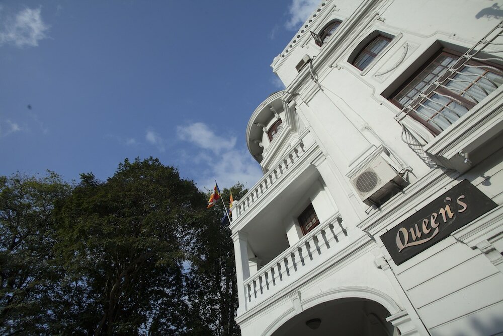 Фото Queen's Hotel