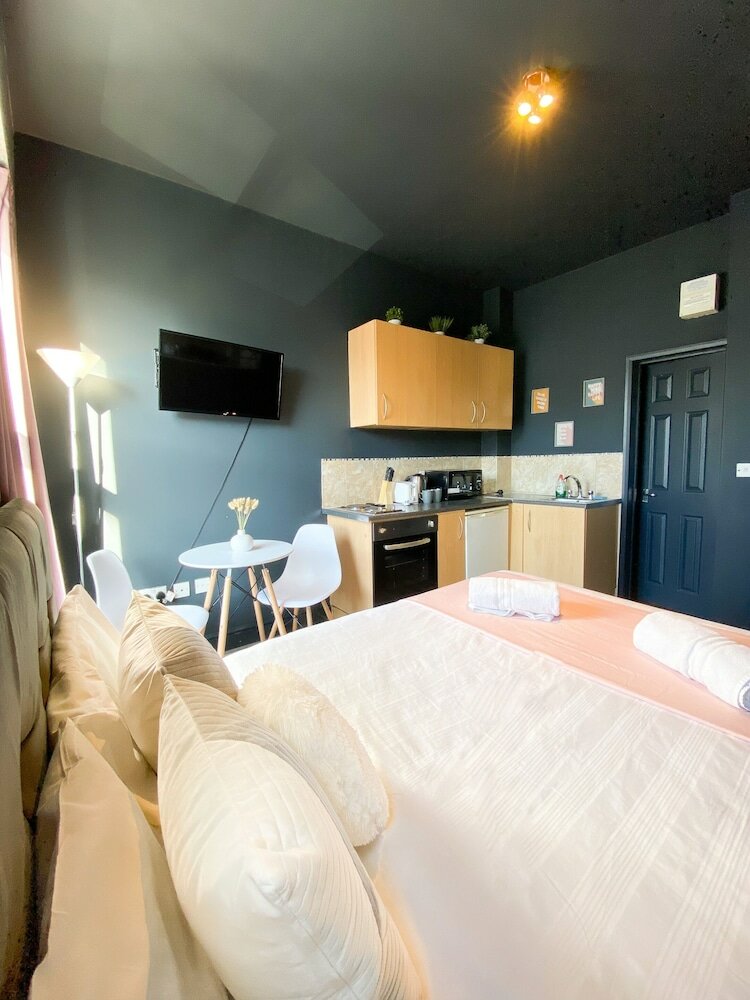 Фото Holland Road Stays