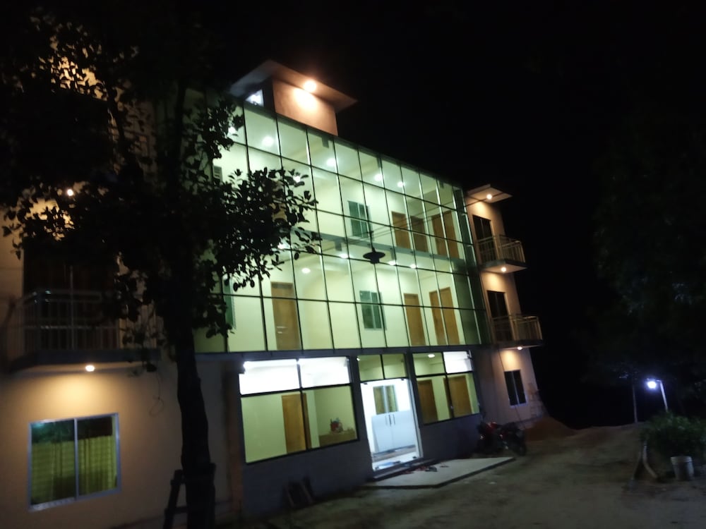 Фото Hill Crown Hotel & Resort