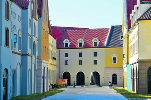 Гостиница Mangrove Tree Resort World Qingdao в Циндао