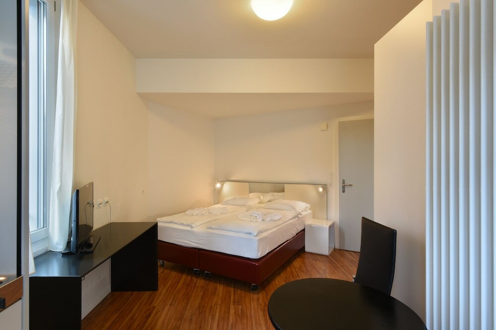 Фото Swiss Star California