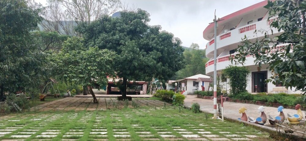 Фото Golden Resort and Farm