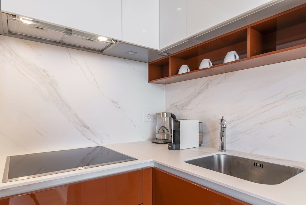 Фото Easyhomes - Central Tower